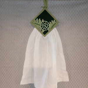 NWT Hawaiian Print Kitchen Towel